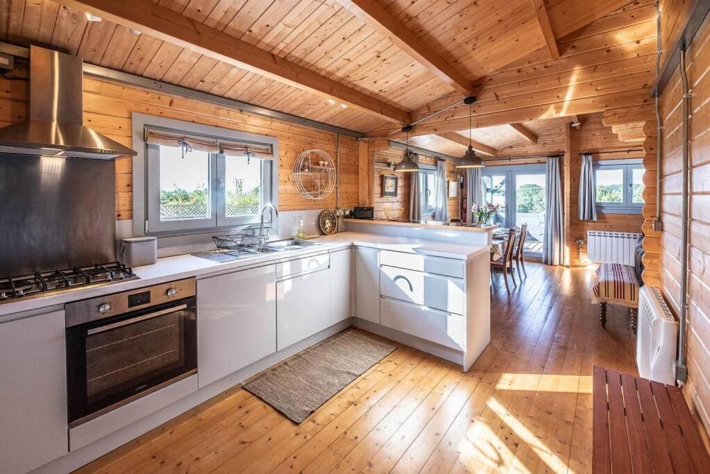 The Cabin, Parham 伍德布里奇 外观 照片