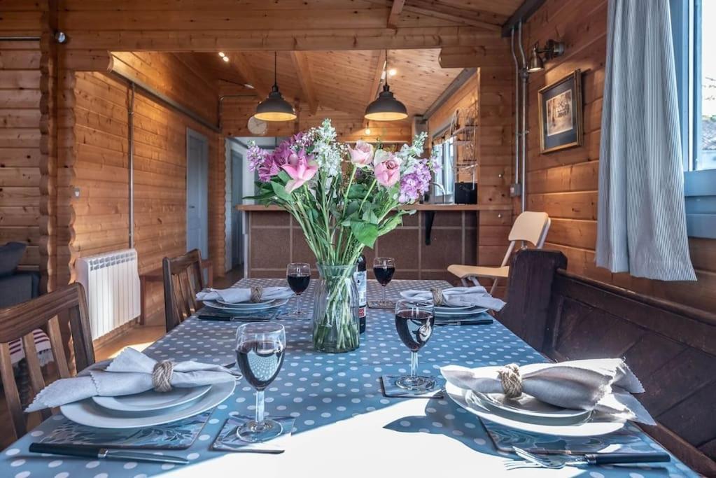The Cabin, Parham 伍德布里奇 外观 照片