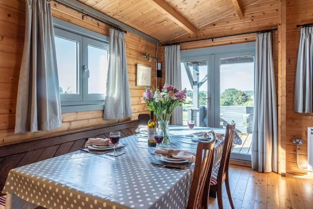The Cabin, Parham 伍德布里奇 外观 照片